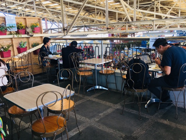 R&B cafeの画像